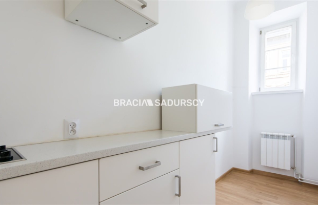 kamienica z windą, lokal biurowy 80m2, 3pok