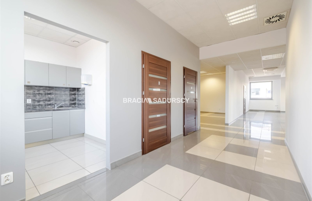 Open space/całe piętro w nowoczesnym biurowcu 1-P