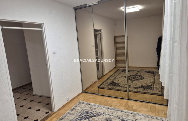 lokal na biuro, 64m2 na parterze,parking+tramwaj