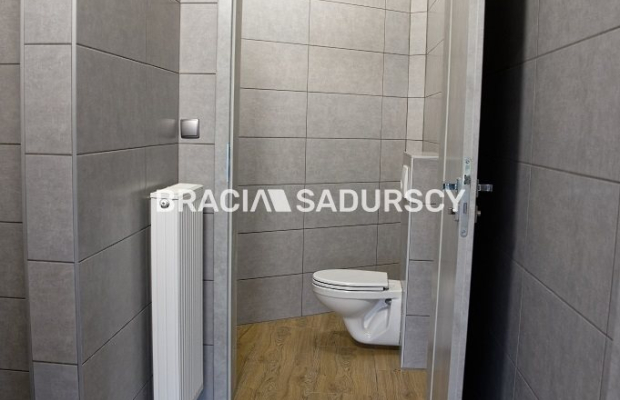 Nowy obiekt handlowy-usługowy-biurowy / Liszki