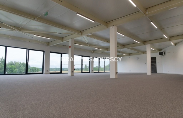 Nowy obiekt handlowy-usługowy-biurowy / Liszki