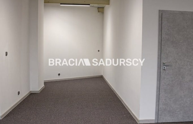 Nowy obiekt handlowy-usługowy-biurowy / Liszki