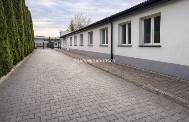 Pomieszczenia magazynowo - biurowe 325m2, Balice