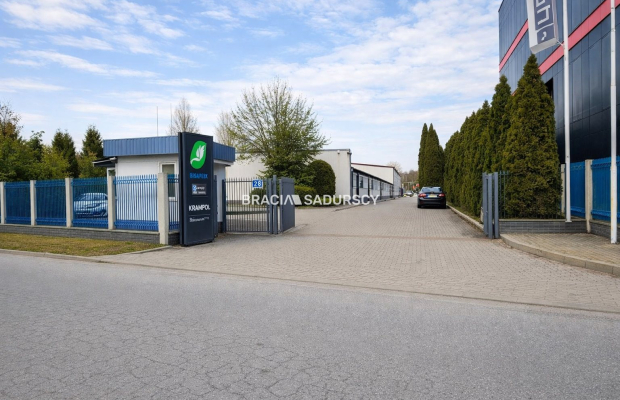 Pomieszczenia magazynowo - biurowe 325m2, Balice