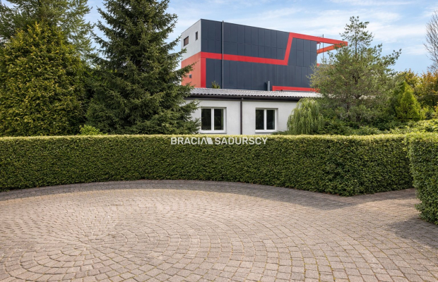 Pomieszczenia magazynowo - biurowe 325m2, Balice