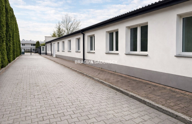 Pomieszczenia magazynowo - biurowe 325m2, Balice