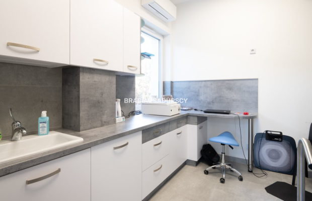  LOKAL DO WYNAJĘCIA PRZYCHODNIA-GABINET-SALON