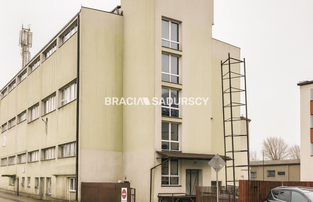 Hala mag. - prod. pow. 860 m2 w centrum Proszowic!