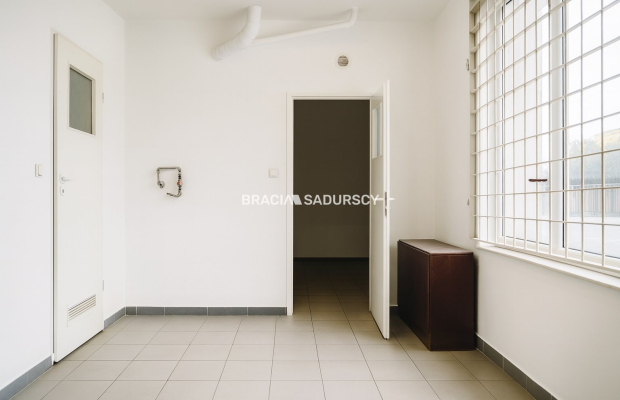 Lokal handlowo-usługowy w centrum Proszowic!