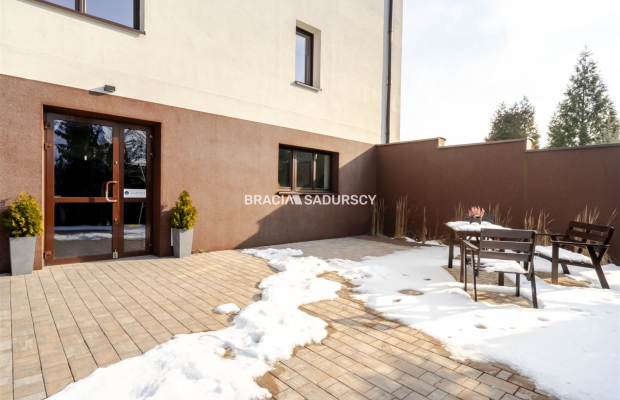 LOKAL USŁUGOWY HANDLOWY MNIKÓW PARKING 82M2