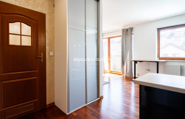 Zadbana Kawalerka z balkonem 