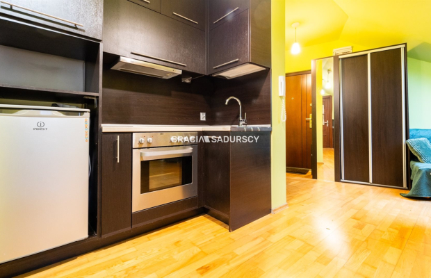 2-POKOJOWE MIESZKANIE W ODRESTAUROWANEJ KAMIENICY