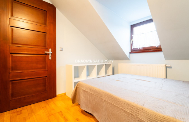 2-POKOJOWE MIESZKANIE W ODRESTAUROWANEJ KAMIENICY