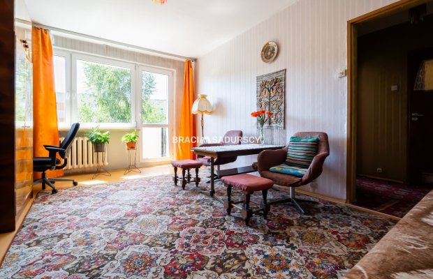 Aleksandry, mieszkanie z widokiem na zieleń.