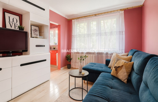 2 pokoje + osobna kuchnia, blisko tramwaj, Park