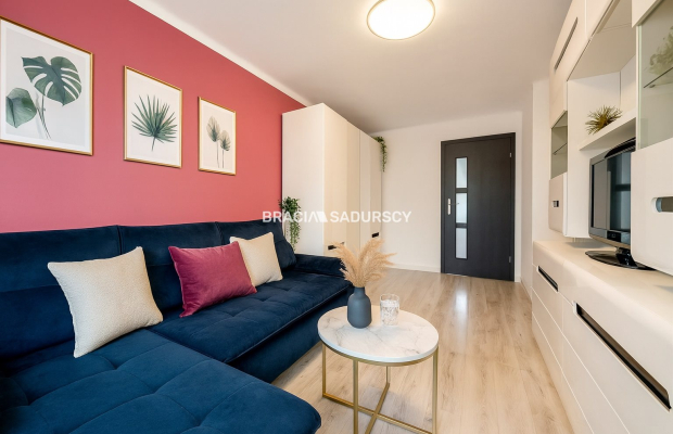 2 pokoje + osobna kuchnia, blisko tramwaj, Park