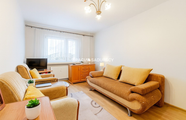 Przytulne 2 pok z osobną Kuchnią os. Oświecenia.