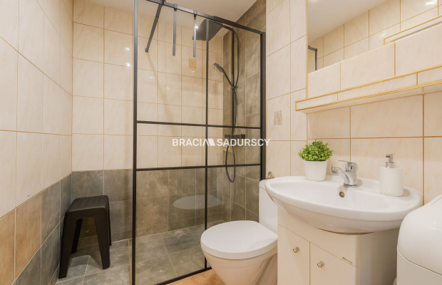 Przytulne 2 pok z osobną Kuchnią os. Oświecenia.