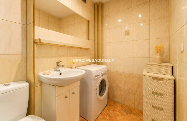 Przytulne 2 pok z osobną Kuchnią os. Oświecenia.