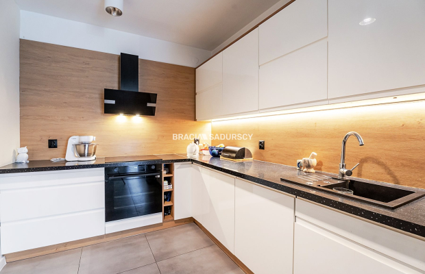 4-pok ul.Petrażyckiego/m.park.