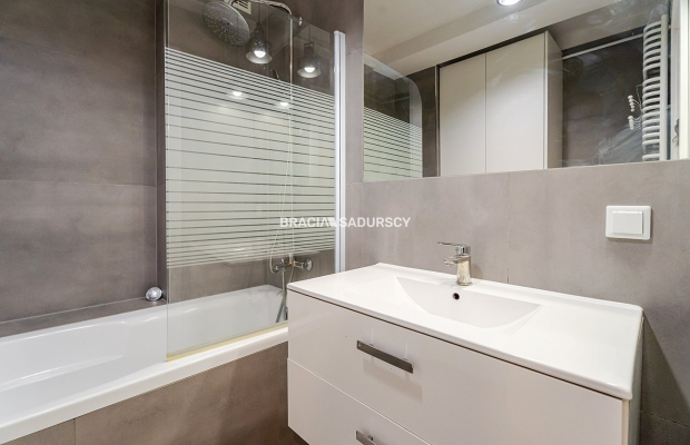 4-pok ul.Petrażyckiego/m.park.