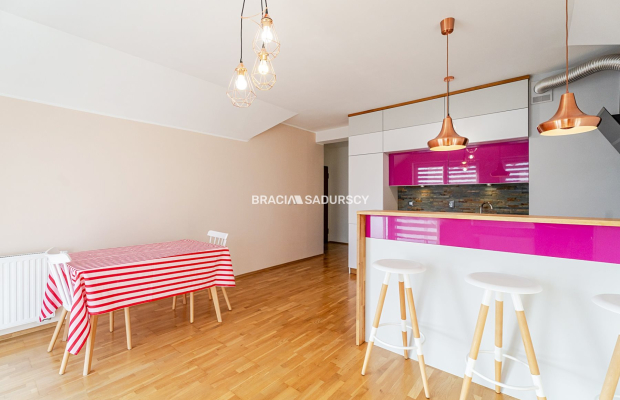 Sprzedam 3 pokoje, balkon, prywatne miejsce post.