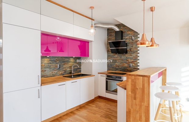 Sprzedam 3 pokoje, balkon, prywatne miejsce post.