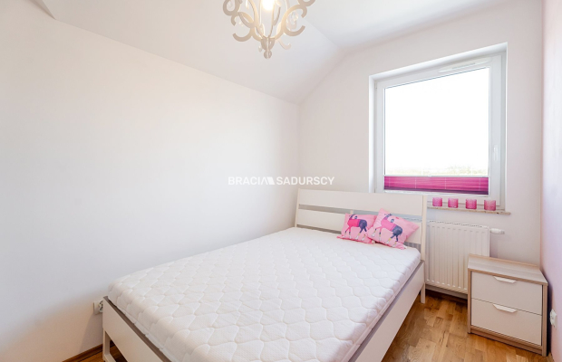 Sprzedam 3 pokoje, balkon, prywatne miejsce post.