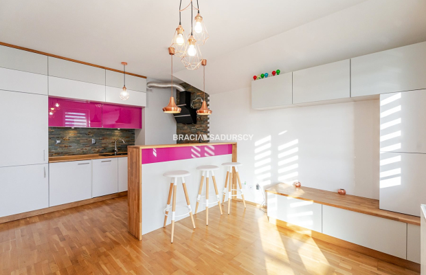 Sprzedam 3 pokoje, balkon, prywatne miejsce post.