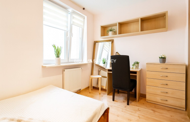 3 pok z osobną kuchnią - Rydlówka