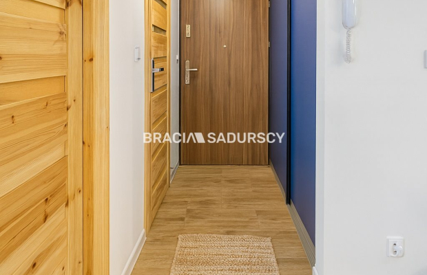 Sprzedam mieszkanie z ogrodem oraz garażem