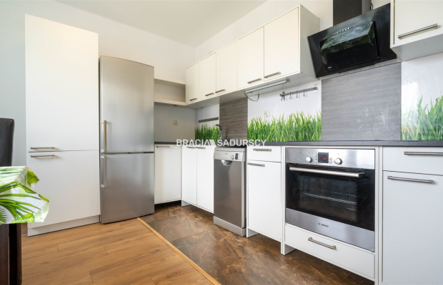 PRZESTRONNE, SŁONECZNE 2-POKOJOWE Z BALKONEM