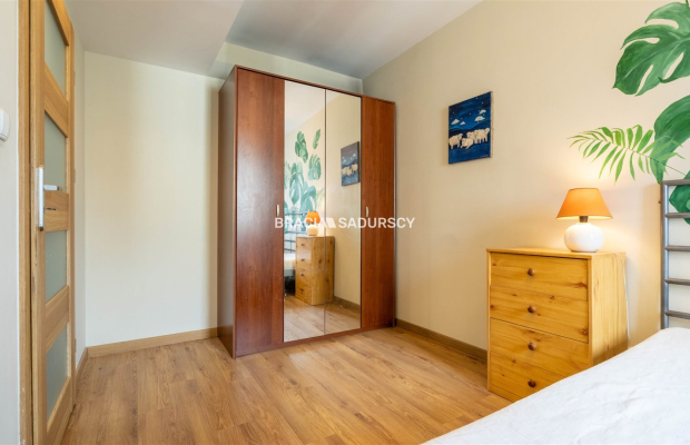 PRZESTRONNE, SŁONECZNE 2-POKOJOWE Z BALKONEM