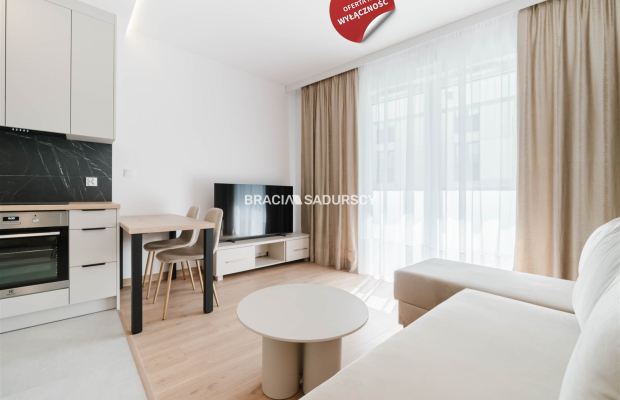 2 POK OK 35,4 M2 BLISKO CENTRUM Z DUŻYM BALKONEM 