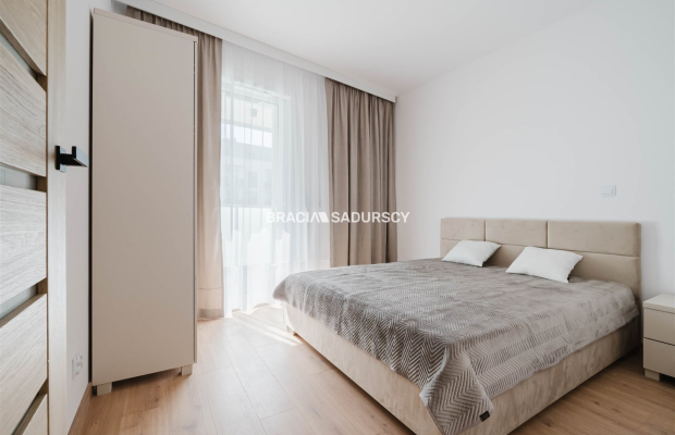 2 POK OK 35,4 M2 BLISKO CENTRUM Z DUŻYM BALKONEM 