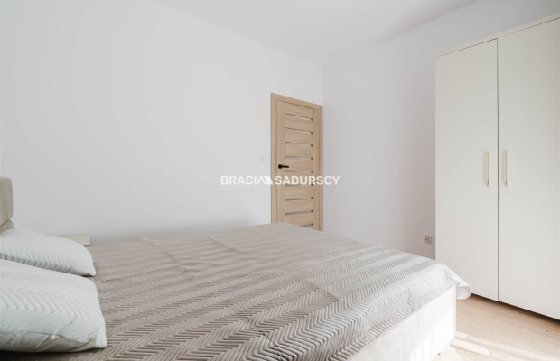 2 POK OK 35,4 M2 BLISKO CENTRUM Z DUŻYM BALKONEM 