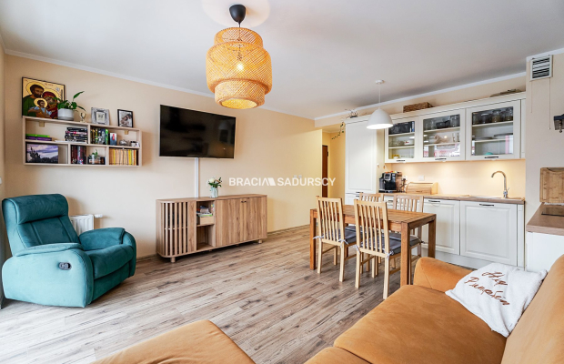 Fajne 3 pok z dużym balkonem - Dębskiego.