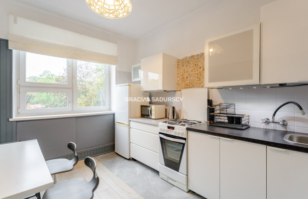 Stare Podgórze, 2 pokoje + kuchnia/balkon