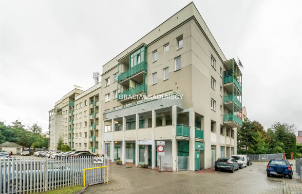 Sprzedam, duża kuchnia, 2-pok z balkonem 