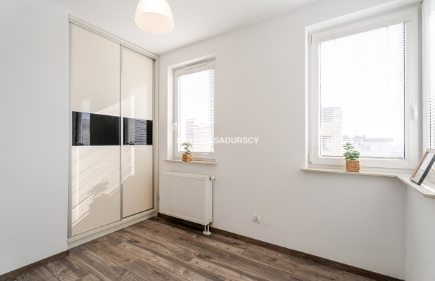 3 pok z osobną kuchnią - 29 Listopada.