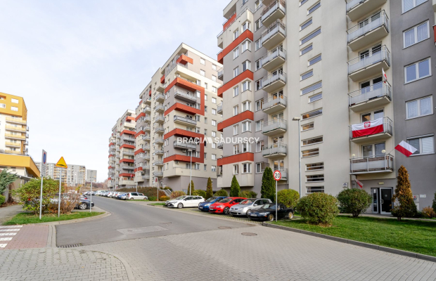 3 pok z osobną kuchnią - 29 Listopada.