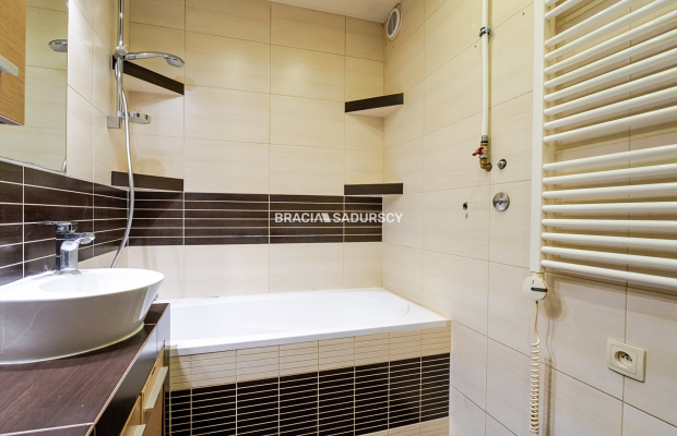 3pok (oddzielne) ok 45,5m2 os.Podwawelskie