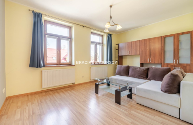 Dwupokojowe, widok na park. Balice.