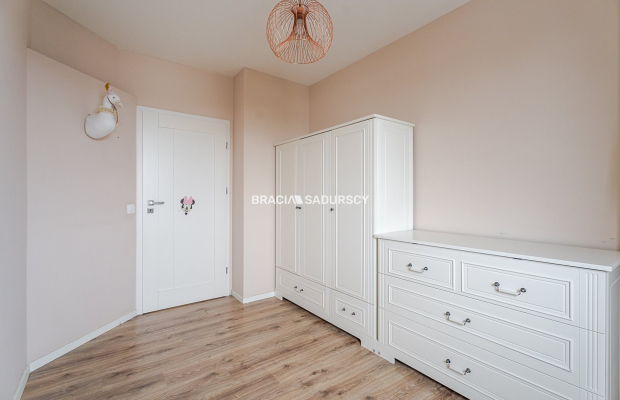 Komfortowe 3 pokoje z garażem oraz kom. lok.