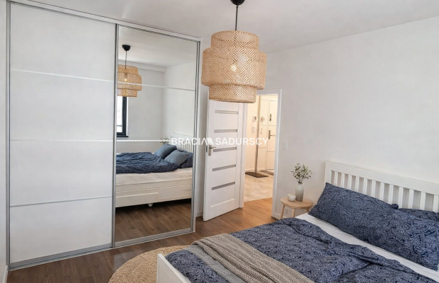 Świetna komunikacja, ulica Wizjonerów.