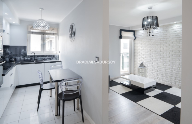 Sprzedam 2-pok/garaż/kom.lok/Górka Narodowa 42,8m2