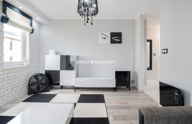 Sprzedam 2-pok/garaż/kom.lok/Górka Narodowa 42,8m2