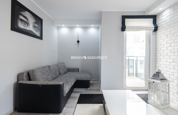 Sprzedam 2-pok/garaż/kom.lok/Górka Narodowa 42,8m2