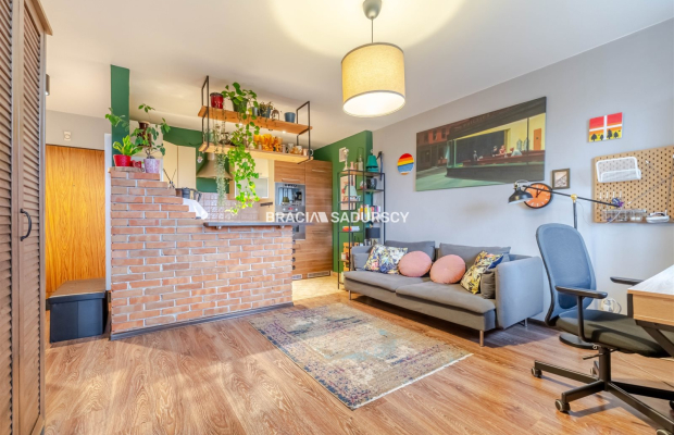 KLIMATYCZNE, ZADBANE 2-POKOJOWE Z BALKONEM 