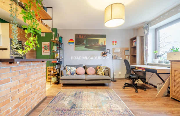 KLIMATYCZNE, ZADBANE 2-POKOJOWE Z BALKONEM 